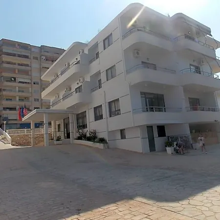 Joni Kompleks מלון 3*